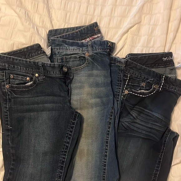 Lot of 3 Maurices Midrise Bootcut jeans size 8 - Picture 1 of 16